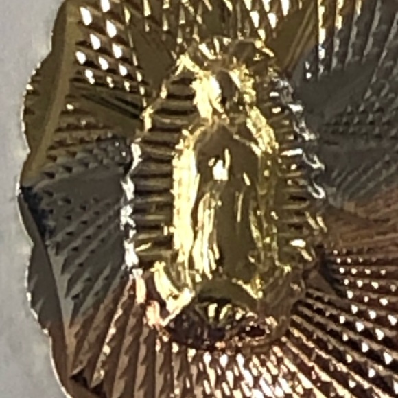 Virgin de Guadalupe Gold Plated Beautiful Necklace - Picture 2 of 5